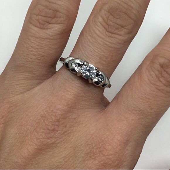 1/2 ct. Heart Fashion Band Ring (H15) - Picture 1 of 6